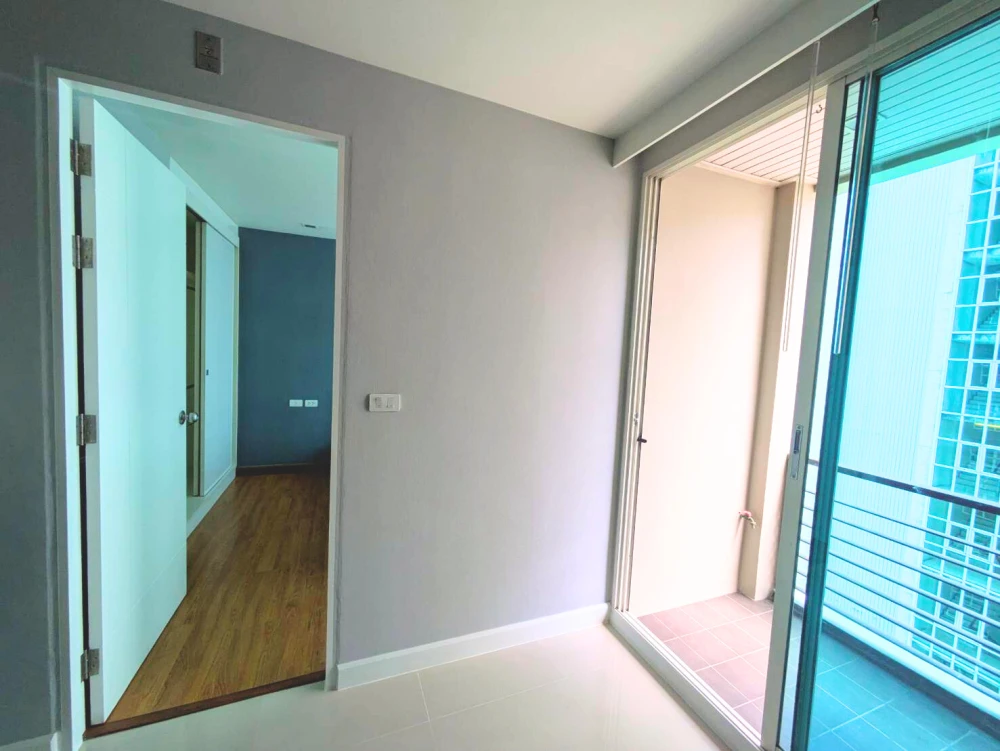 For rent!! Wish @ Samyan Condo, beautiful room, fully furnished, great price, don't miss it!!