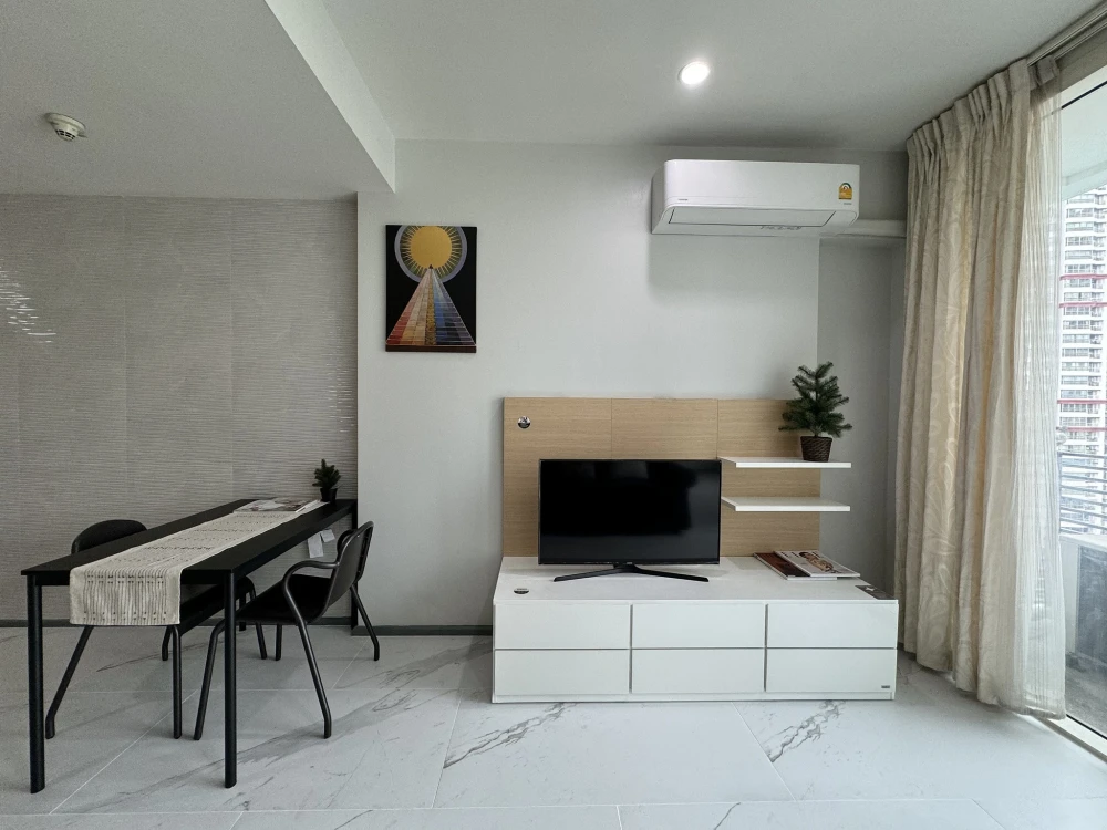 Condo for rent, Villa Ratchathewi, city view with cool furniture. You can only come and move in.