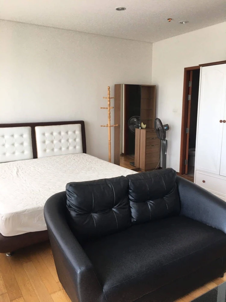 For rent!! Condo Villa Sathorn, beautifully decorated room, ready to move in, good location condo, convenient transportation, don't miss it!!
