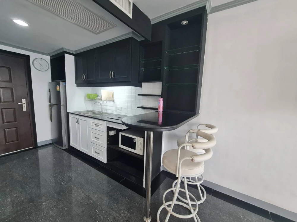Condo for rent, sea view, 8 rooms, ready to move in, fully furnished, reserve now.