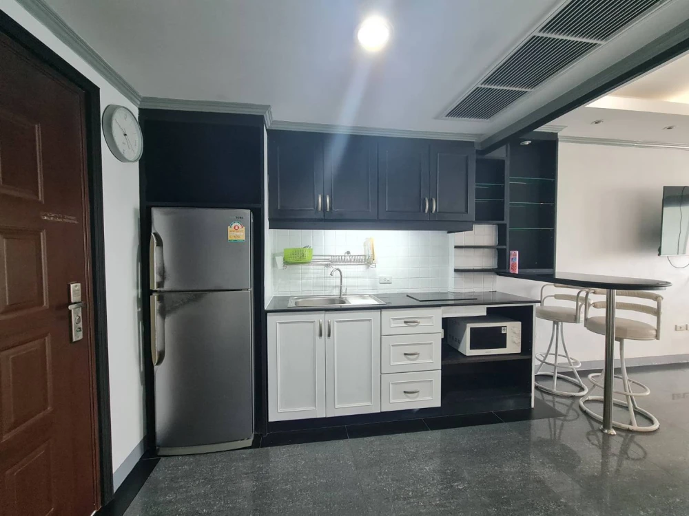 Condo for rent, sea view, 8 rooms, ready to move in, fully furnished, reserve now.
