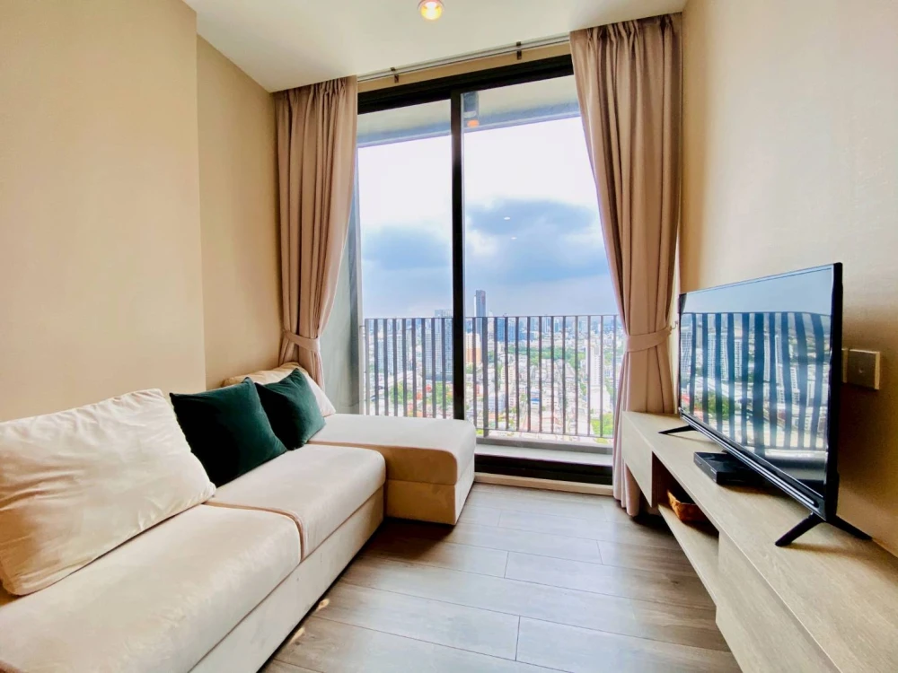 For rent!! Condo Wisdom Essence, 30th floor, very beautiful room, fully furnished, ready to move in, don't miss it!!