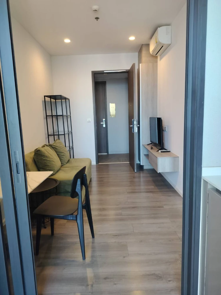 For rent!! Whizdom Essence Condo, 40th floor, beautiful room, fully furnished, ready to move in. Reserve now!!