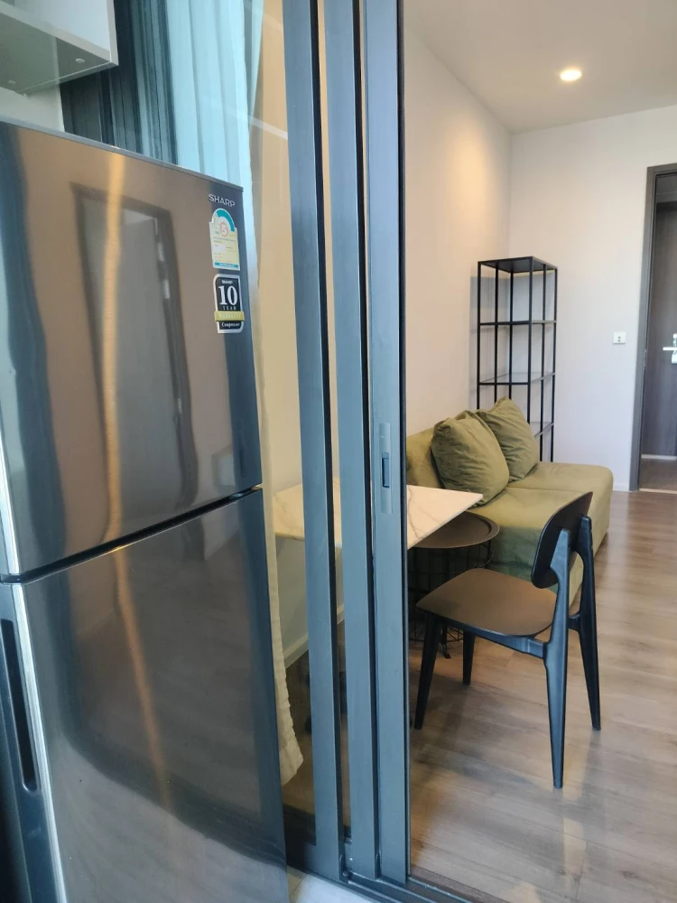 For rent!! Whizdom Essence Condo, 40th floor, beautiful room, fully furnished, ready to move in. Reserve now!!