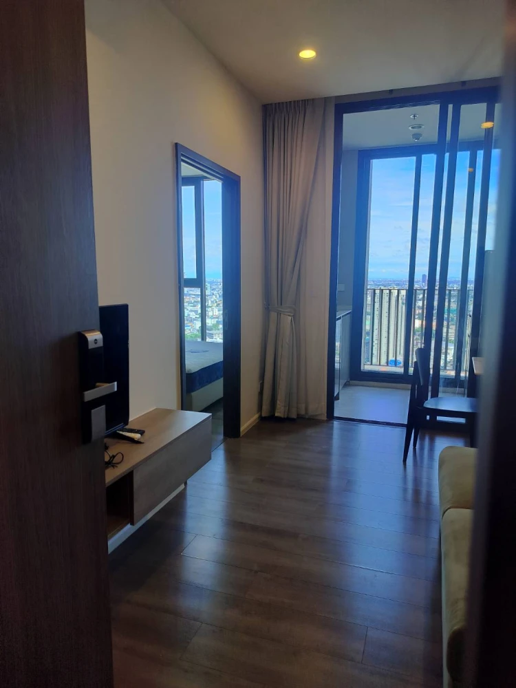 For rent!! Whizdom Essence Condo, 40th floor, beautiful room, fully furnished, ready to move in. Reserve now!!
