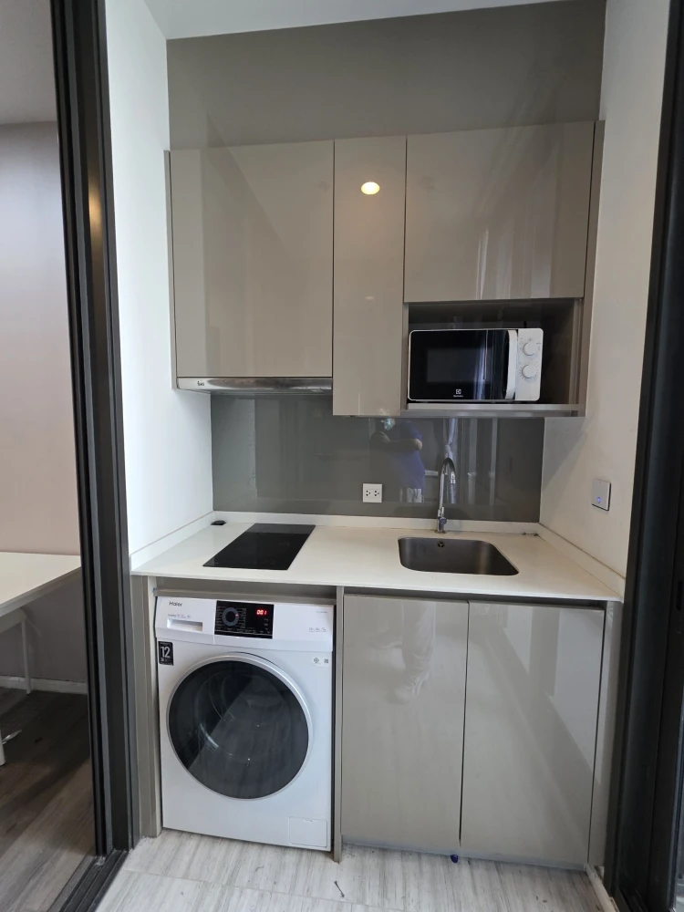 Condo for rent, Whizdom Essence. Comfortable living, easy access, close to food. Book now!!