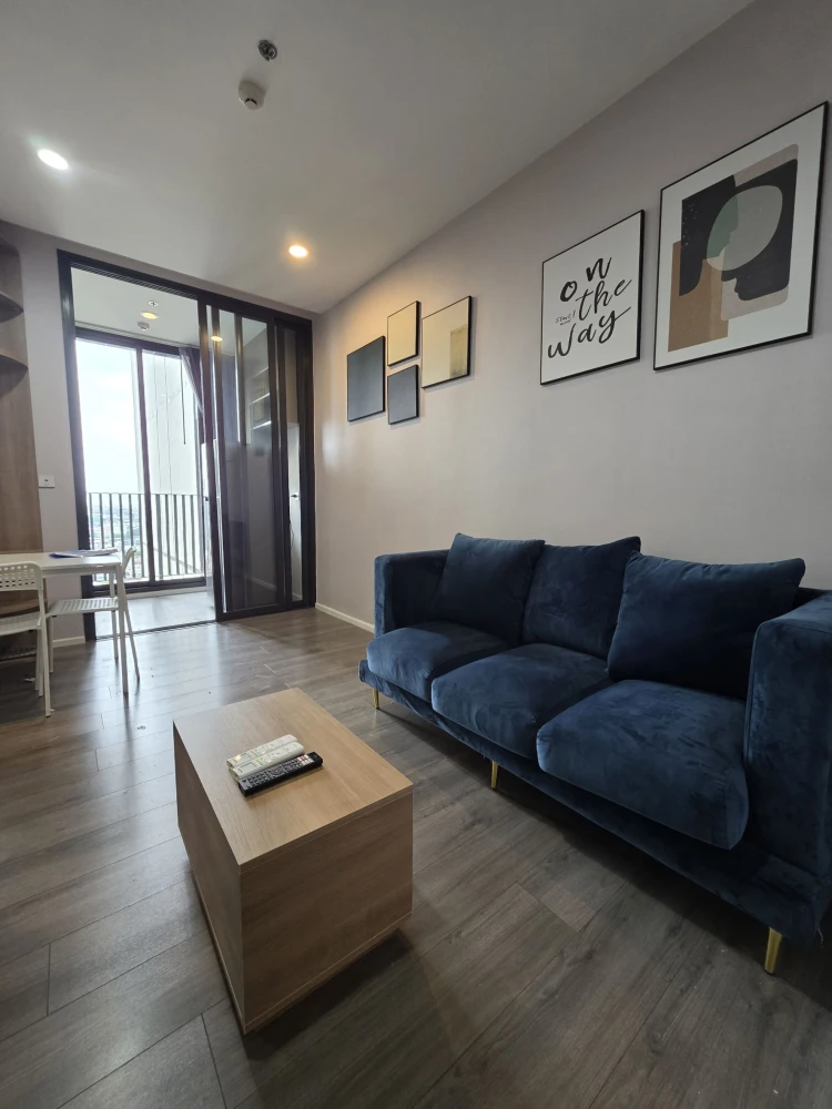 Condo for rent, Whizdom Essence. Comfortable living, easy access, close to food. Book now!!