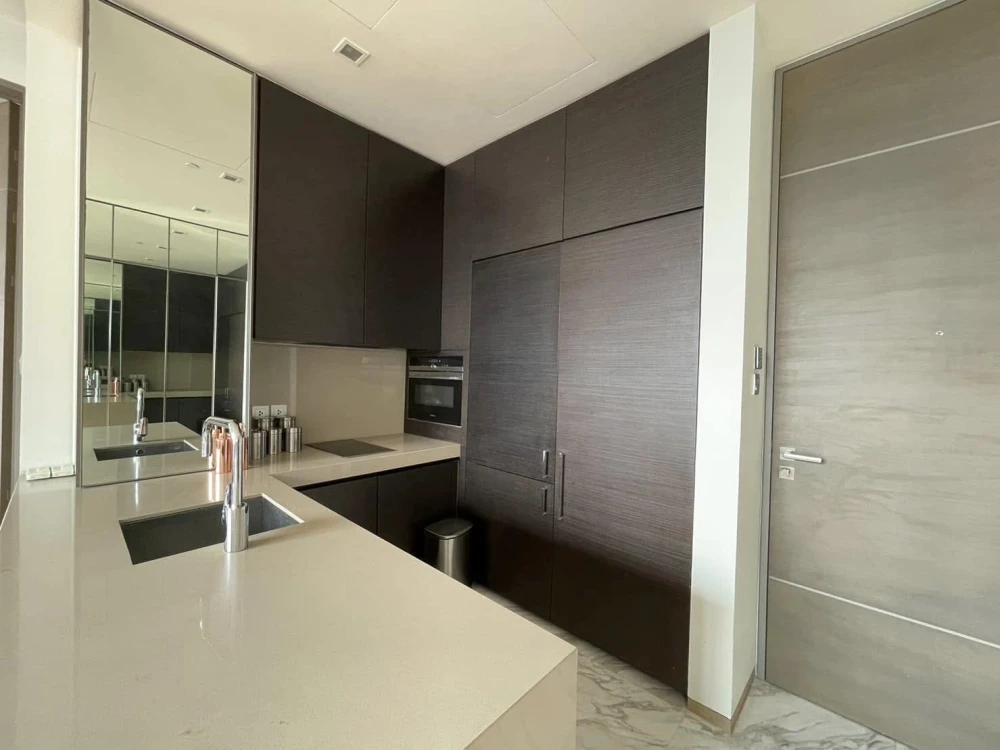 For rent!! Condo Saladaeng One, beautiful room, luxurious furniture, great location, very convenient to travel, near MRT and BTS, hurry up!!