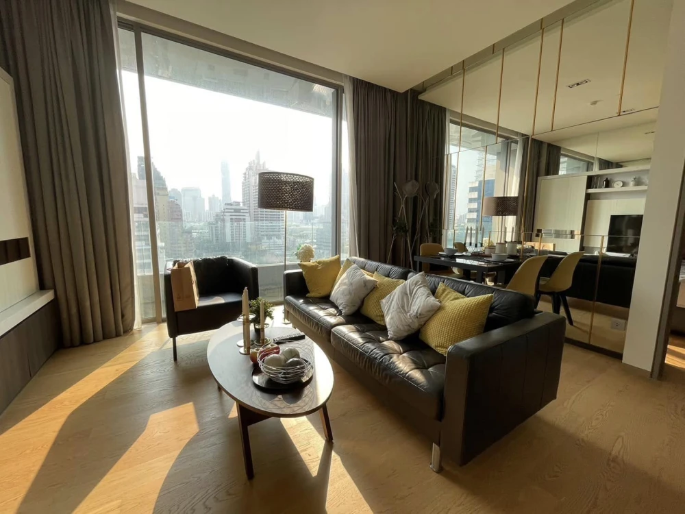 For rent!! Condo Saladaeng One, beautiful room, luxurious furniture, great location, very convenient to travel, near MRT and BTS, hurry up!!