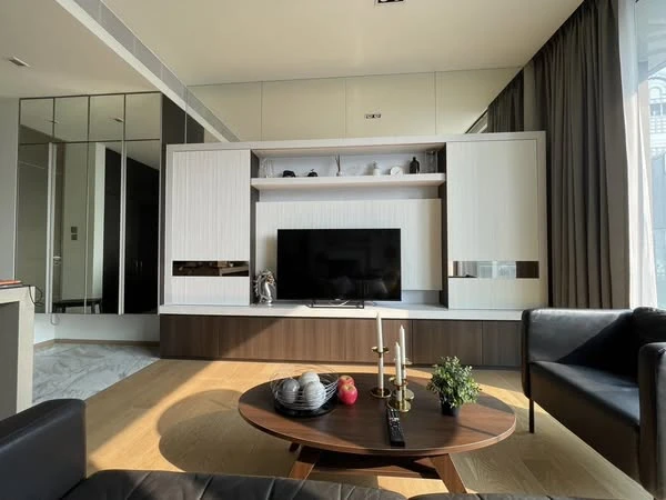 For rent!! Condo Saladaeng One, beautiful room, luxurious furniture, great location, very convenient to travel, near MRT and BTS, hurry up!!