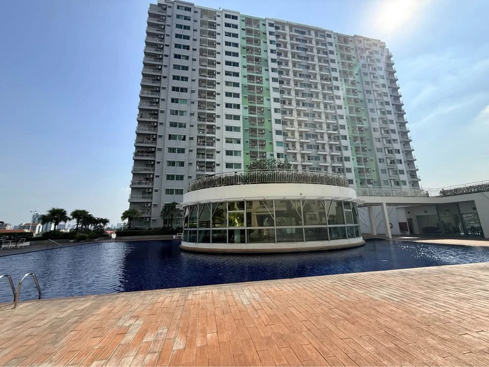 For rent: Supalai Park Tiwanon condo. Spacious and comfortable unit on a high floor with good ventilation. Great price! Book now!
