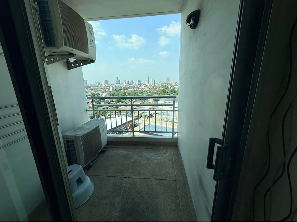 For rent: Supalai Park Tiwanon condo. Spacious and comfortable unit on a high floor with good ventilation. Great price! Book now!