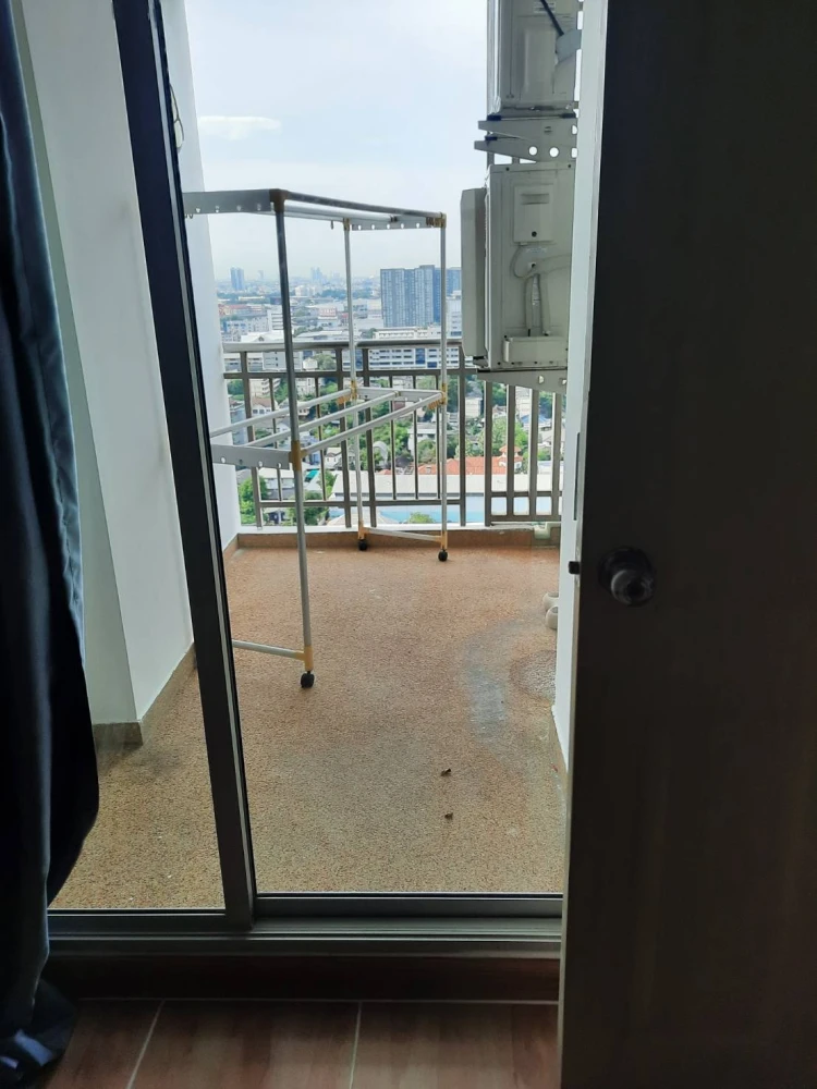 For rent: Supalai Park Ratchayothin Condo. This is the one! Book now!!