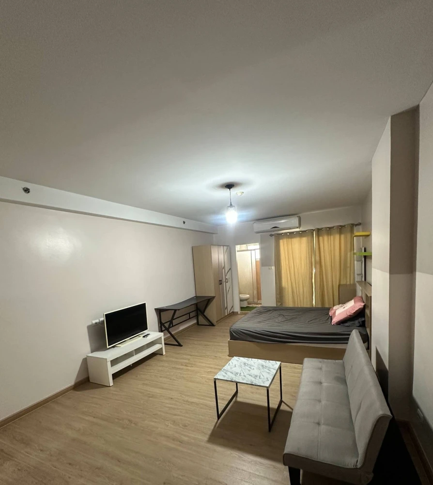 For rent: Supalai Park Srinakarin Condo, high floor unit, affordable price, fully furnished, great value. Book now!