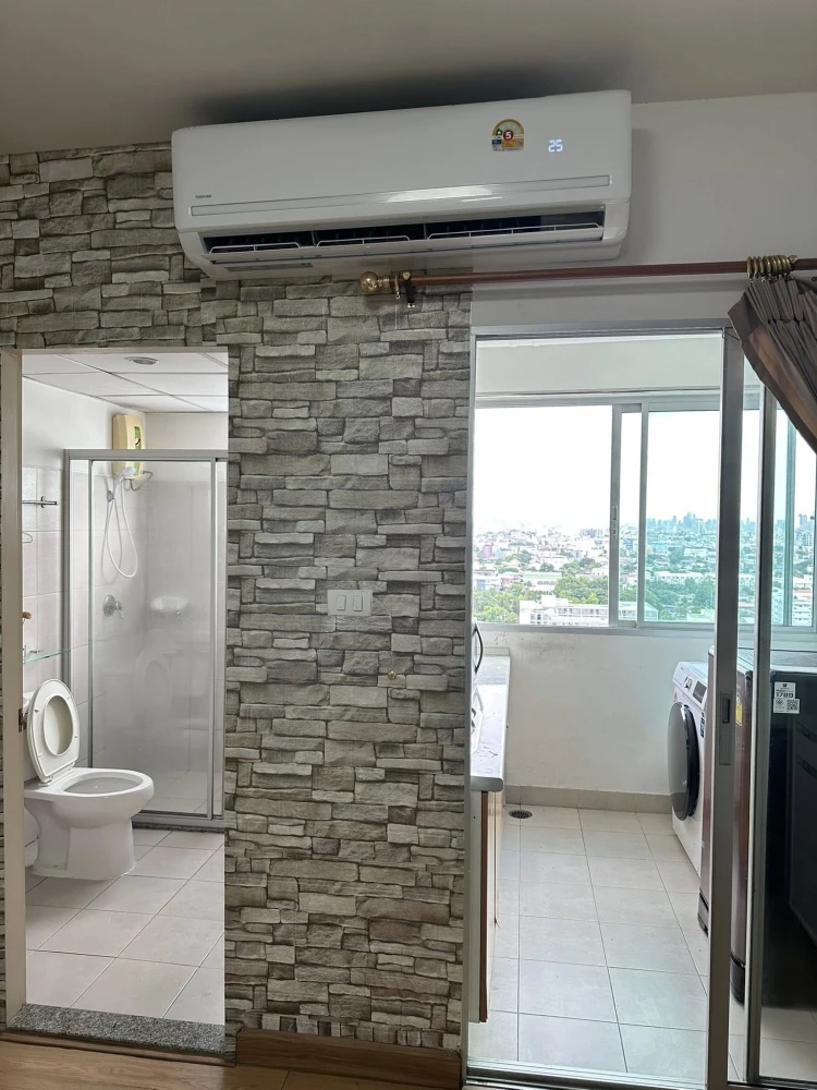 Condo for rent at Supalai Park Kaset, wide room, good weather, beautiful view, convenient transportation, near the train station Book now. Don't miss