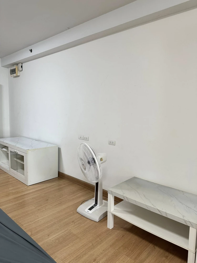 Condo for rent at Supalai Park Kaset, wide room, good weather, beautiful view, convenient transportation, near the train station Book now. Don't miss