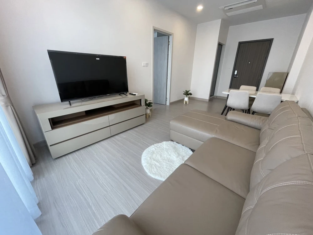 Condo for rent: Supalai Premier Si Phraya-Samyan. Spacious and comfortable unit with ample living space. Convenient and fully equipped.