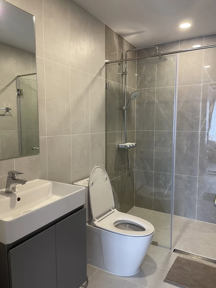 Condo for rent: Supalai Premier Si Phraya-Samyan. Spacious and comfortable unit with ample living space. Convenient and fully equipped.
