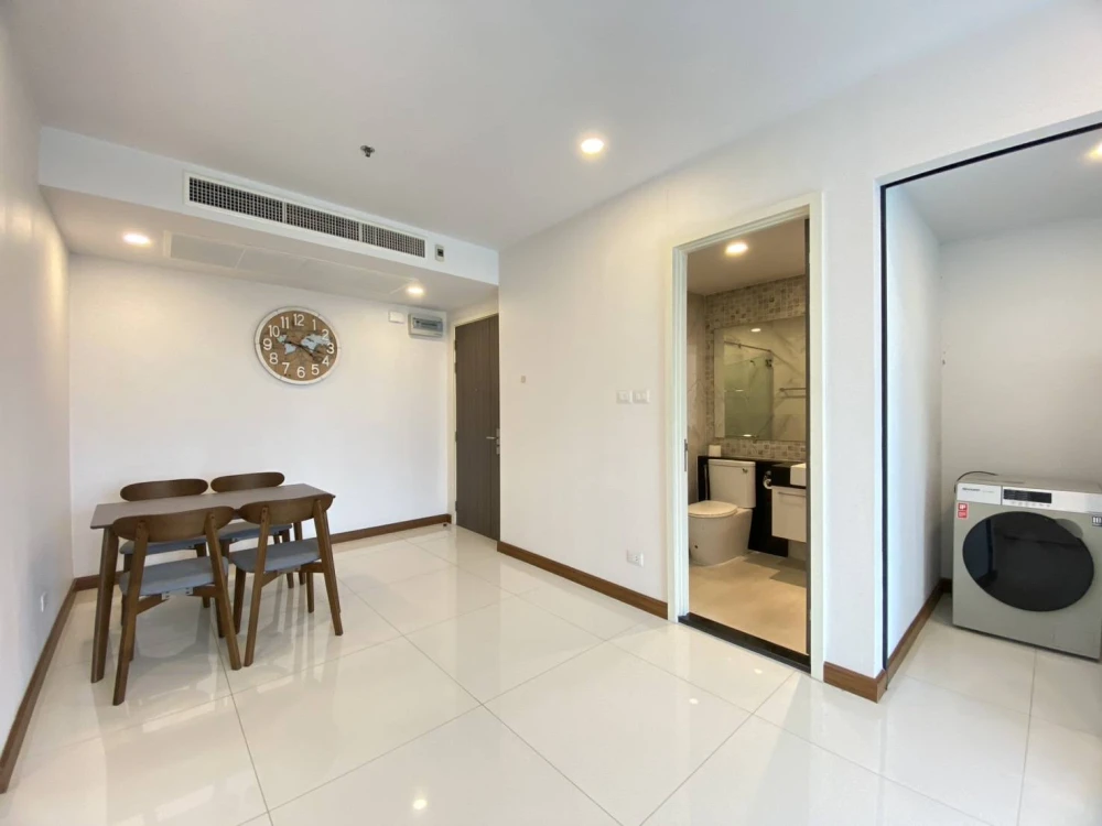 Condo for rent, Supalai Premier Charoen Nakhon, corner room, 2 bedrooms, ready to move in, good location, easy to travel, hurry and book now!
