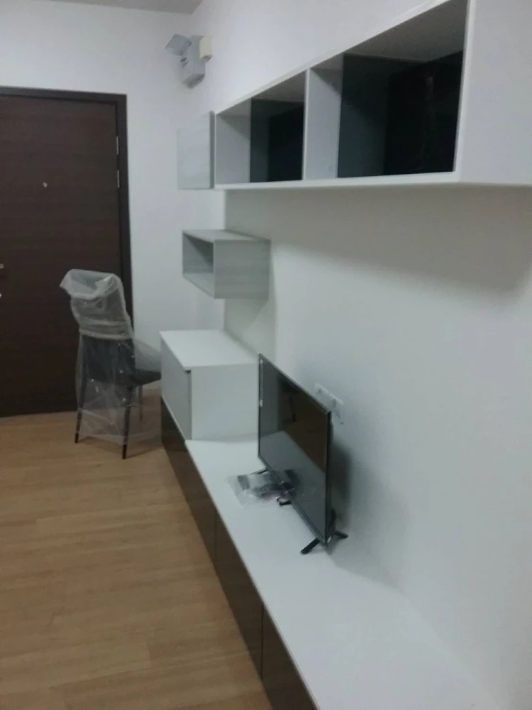 For rent!! Condo Supalai Loft Chaengwattana, 23rd floor, fully furnished, just bring your bags and move in. Hurry up and book now!!