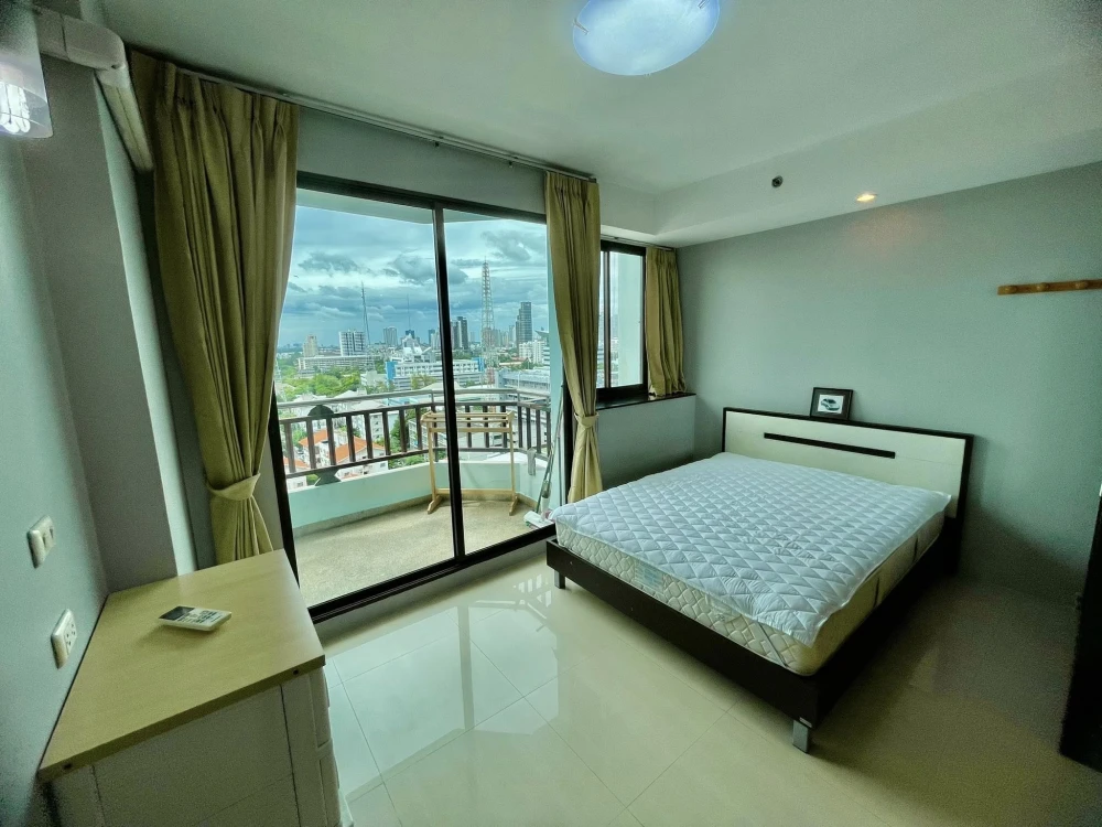 Condo for rent, Supalai Oriental Sathorn-Suanplu, spacious room, ready to move in, fully furnished, electrical appliances included. Don't miss out on