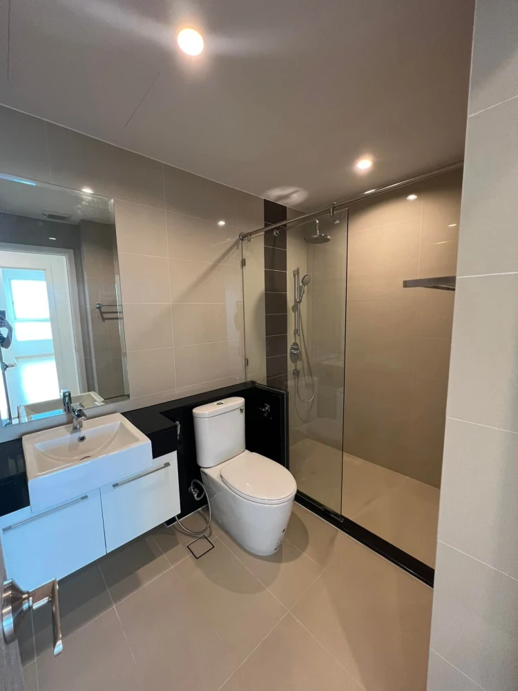 Condo for rent, Supalai Light Ratchada-Narathiwat-Sathorn, 1 bedroom, 1 bathroom, Chao Phraya River view, large room, no furniture.