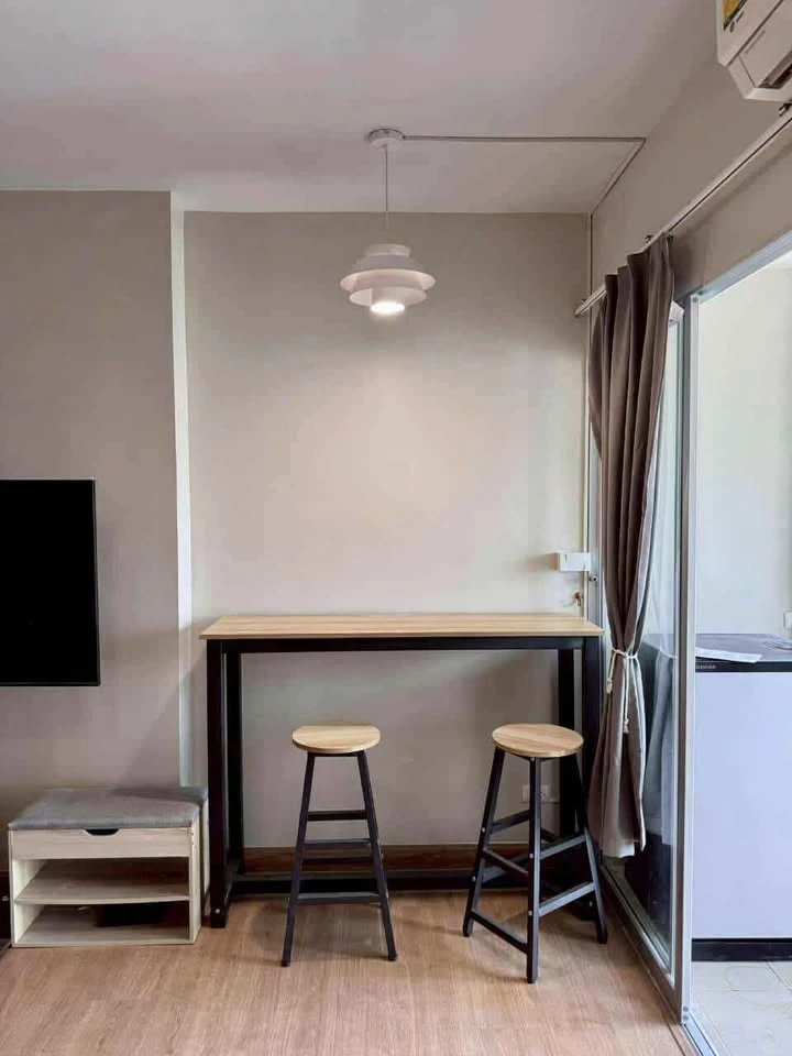 For rent!! Supalai Park Ekkamai-Thonglor Condo, 24th floor, luxurious condo, beautiful room, fully furnished, ready to move in. Don't miss it!!