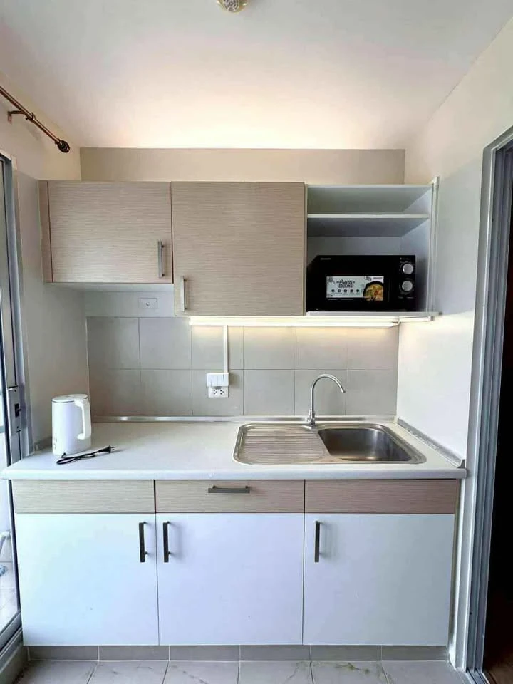 For rent!! Supalai Park Ekkamai-Thonglor Condo, 24th floor, luxurious condo, beautiful room, fully furnished, ready to move in. Don't miss it!!
