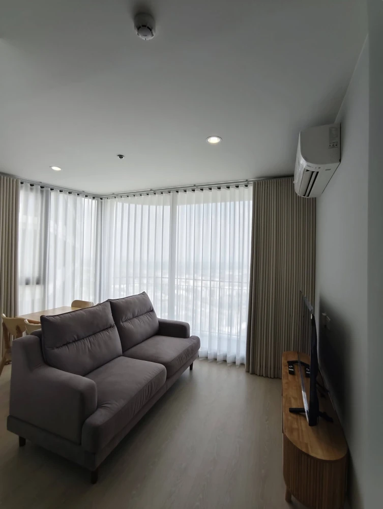 Condo for rent, Skyrise Avenue Sukhumvit 64, corner unit with river view, built-in furnishings. Own it now!