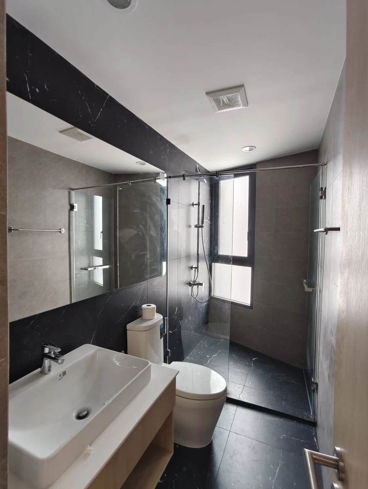 Condo for rent, Skyrise Avenue Sukhumvit 64, corner unit with river view, built-in furnishings. Own it now!