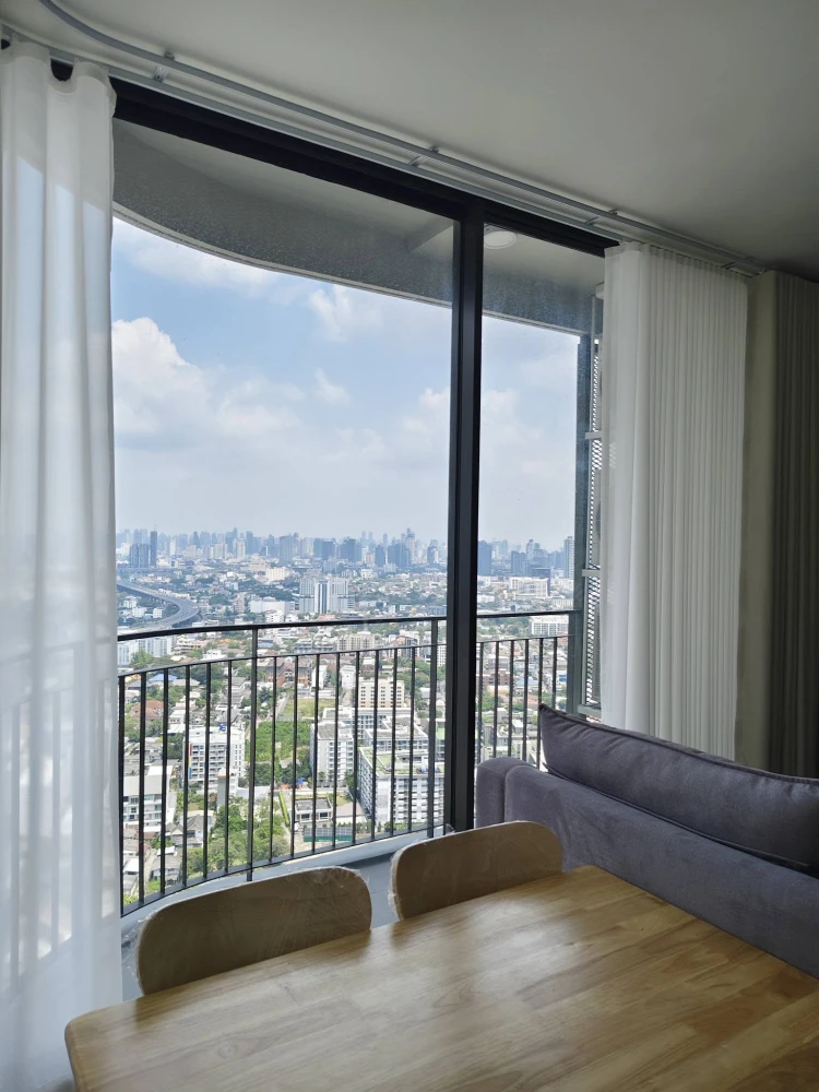 Condo for rent, Skyrise Avenue Sukhumvit 64, corner unit with river view, built-in furnishings. Own it now!