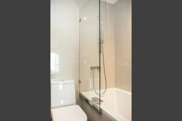 Condo for rent, Sathorn Gardens, beautiful room, fully furnished, complete with furniture and electrical appliances, book now.