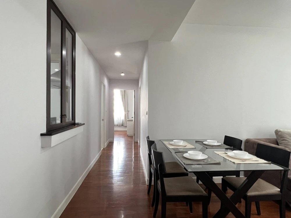 For rent!! Siri Residence Sukhumvit 24 Condo. Beautiful room, fully furnished, ready to move in. Don't miss it!!