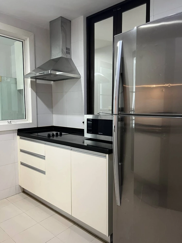 For rent!! Siri Residence Sukhumvit 24 Condo. Beautiful room, fully furnished, ready to move in. Don't miss it!!