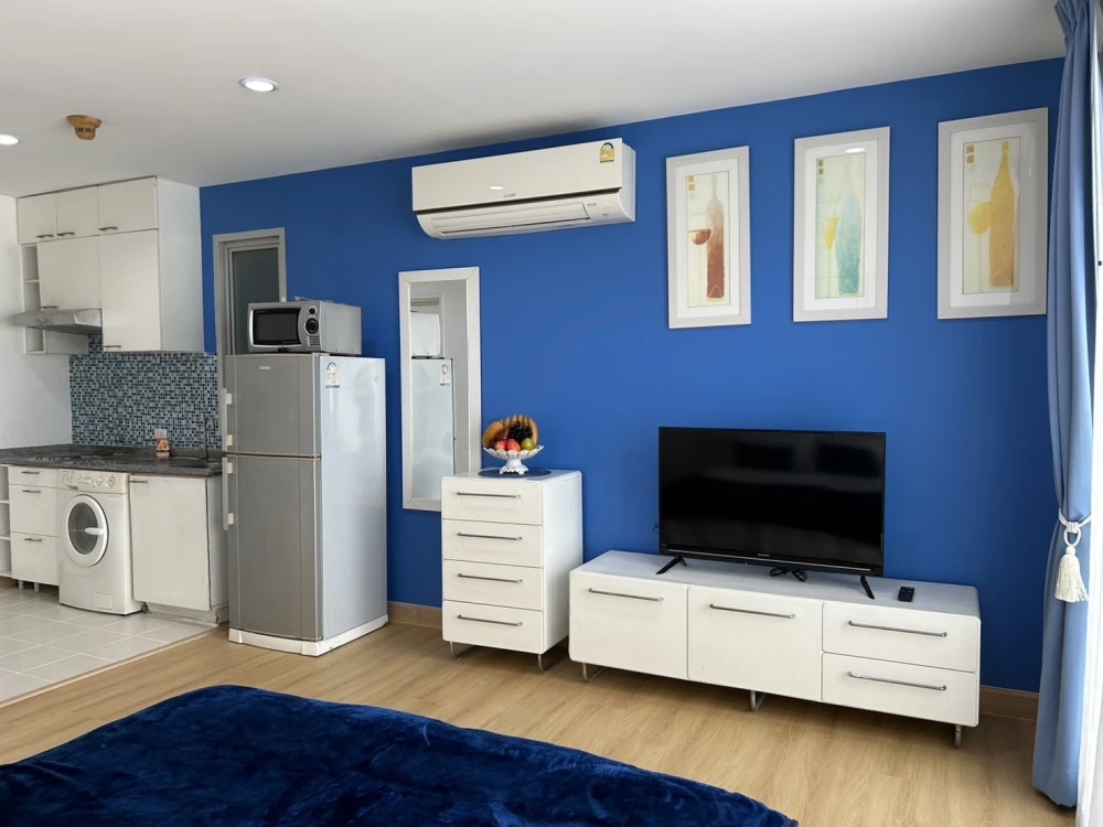Condo for rent, Sukhumvit Plus. Beautiful, fully furnished, great value! Book now!!