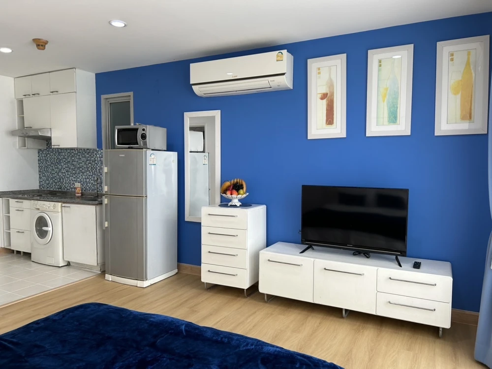 Condo for rent, Sukhumvit Plus. Beautiful, fully furnished, great value! Book now!!