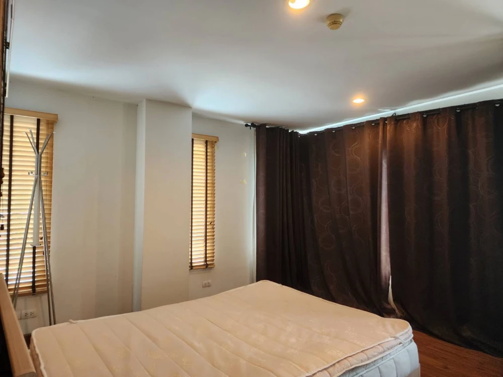 For rent!! Condo Surawong City Resort, 2nd floor, complete electrical appliances, just bring your bags and move in. Don't miss out!!