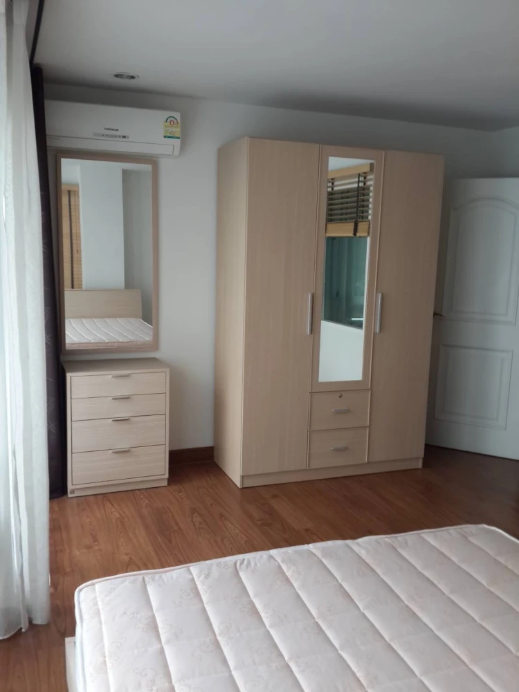 For rent!! Condo Surawong City Resort, 2nd floor, complete electrical appliances, just bring your bags and move in. Don't miss out!!