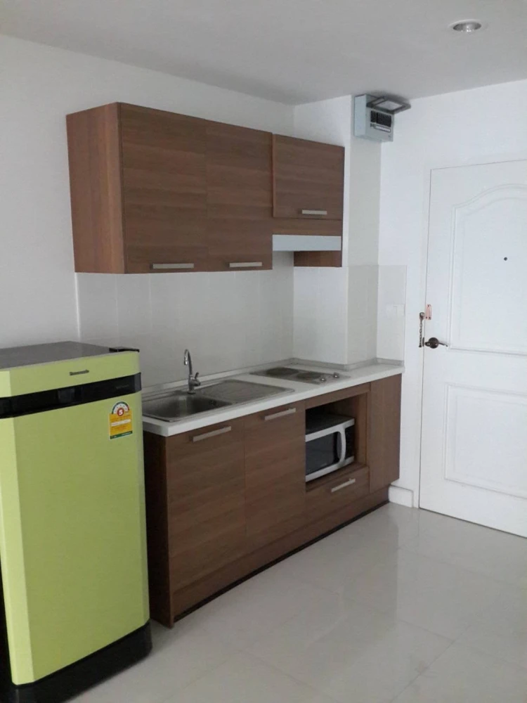 For rent!! Condo Surawong City Resort, 2nd floor, complete electrical appliances, just bring your bags and move in. Don't miss out!!