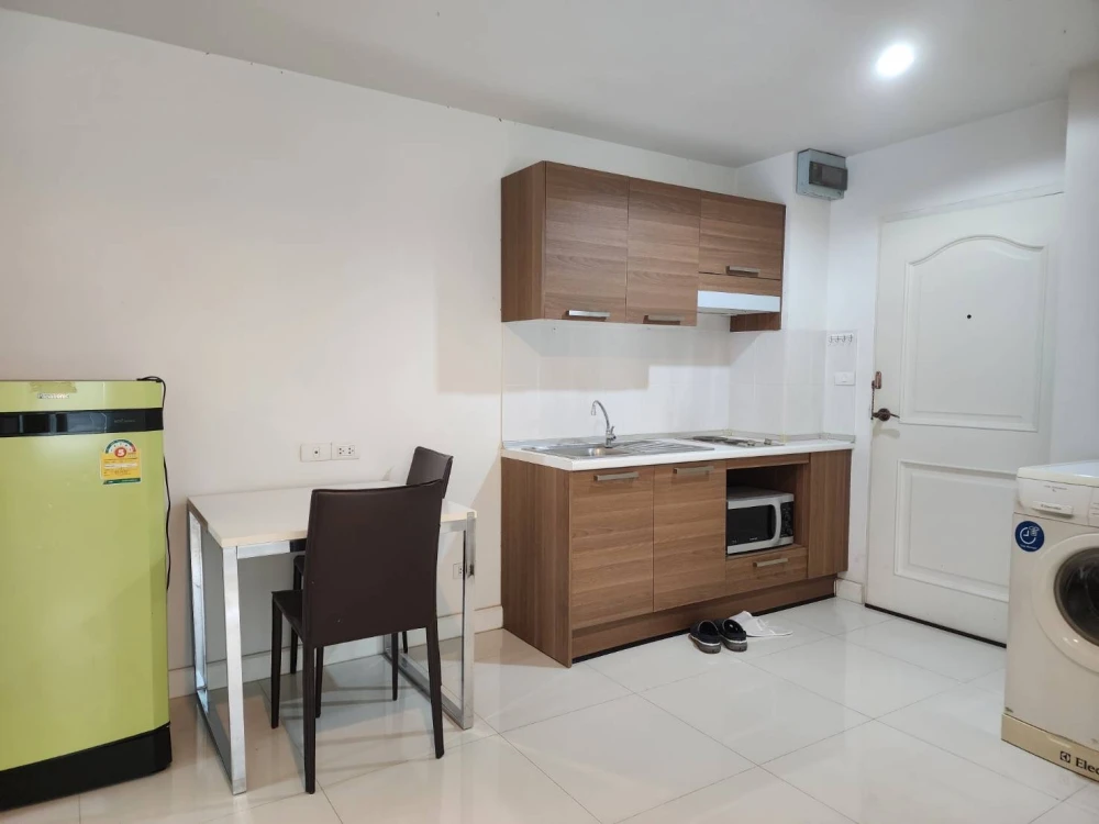 For rent!! Condo Surawong City Resort, 2nd floor, complete electrical appliances, just bring your bags and move in. Don't miss out!!