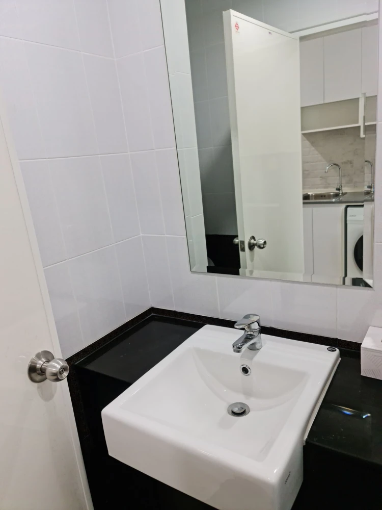 Condo for rent, Assakarn Place Srinakarin, 35th floor, city view, high floor, beautiful view, ready to move in. Book now!!