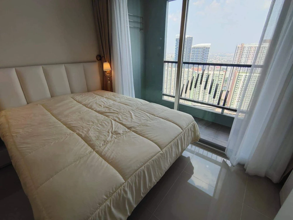 Condo for rent, Assakarn Place Srinakarin, 35th floor, city view, high floor, beautiful view, ready to move in. Book now!!