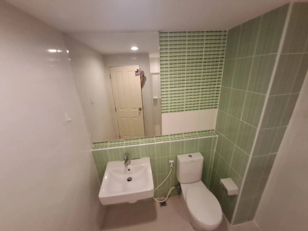 For rent!! Hallmark Ngamwongwan Condo, 8th floor, beautiful room, brand new, book now, don't miss out!!