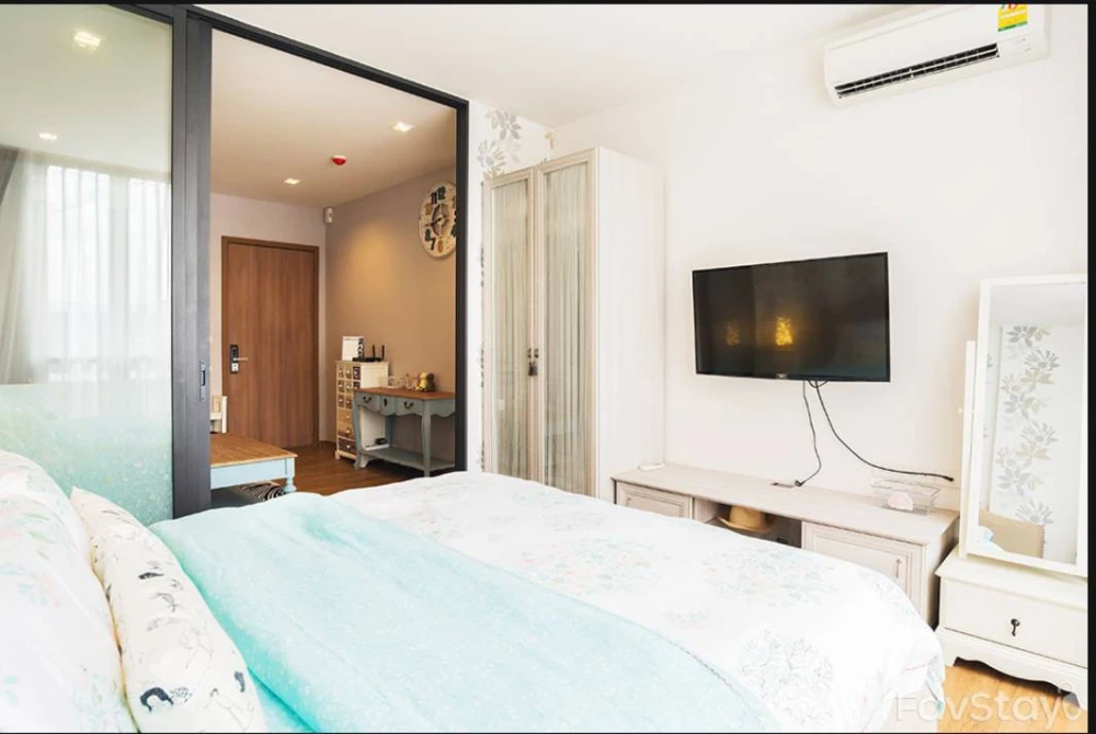 Condo for rent, Hasu Haus, fully furnished with built-in furniture Complete electrical appliances. Book now.