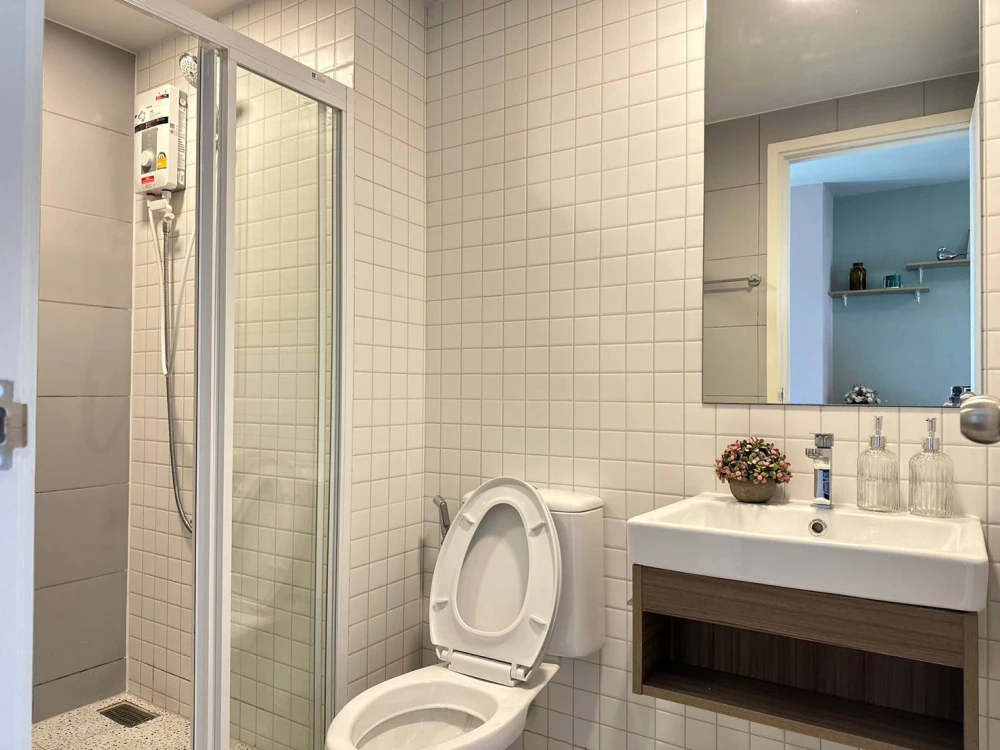 Condo for rent, Cave TU, 8th floor, spacious room, decorated in a minimalist style, with amenities, just bring your own luggage and you can move in.