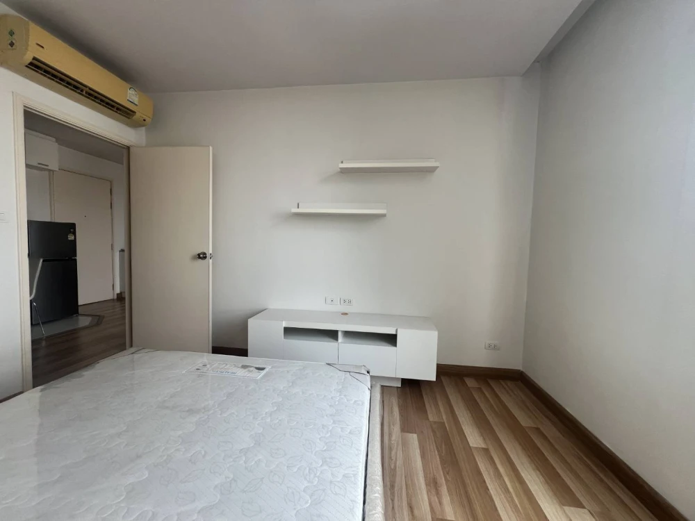 For rent!! Condo Centric Scene Sukhumvit 64, a condo in a good location, convenient transportation, near BTS Punnawithi, don't miss it!!