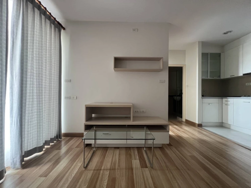 For rent!! Condo Centric Scene Sukhumvit 64, a condo in a good location, convenient transportation, near BTS Punnawithi, don't miss it!!