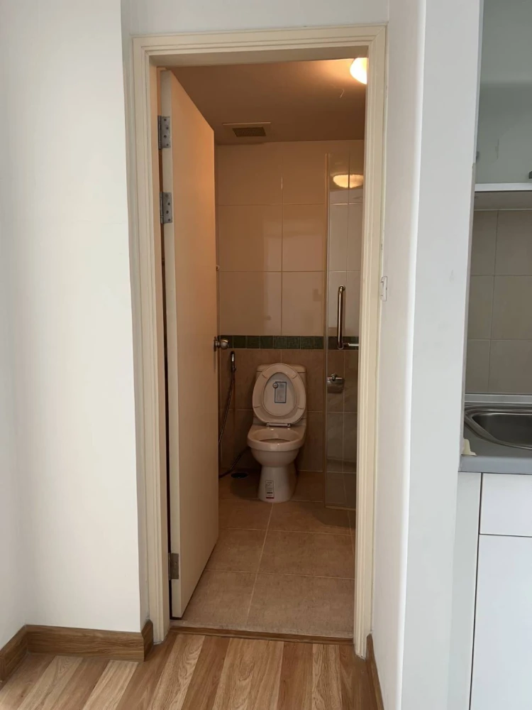 For rent!! Condo Centric Scene Sukhumvit 64, a condo in a good location, convenient transportation, near BTS Punnawithi, don't miss it!!