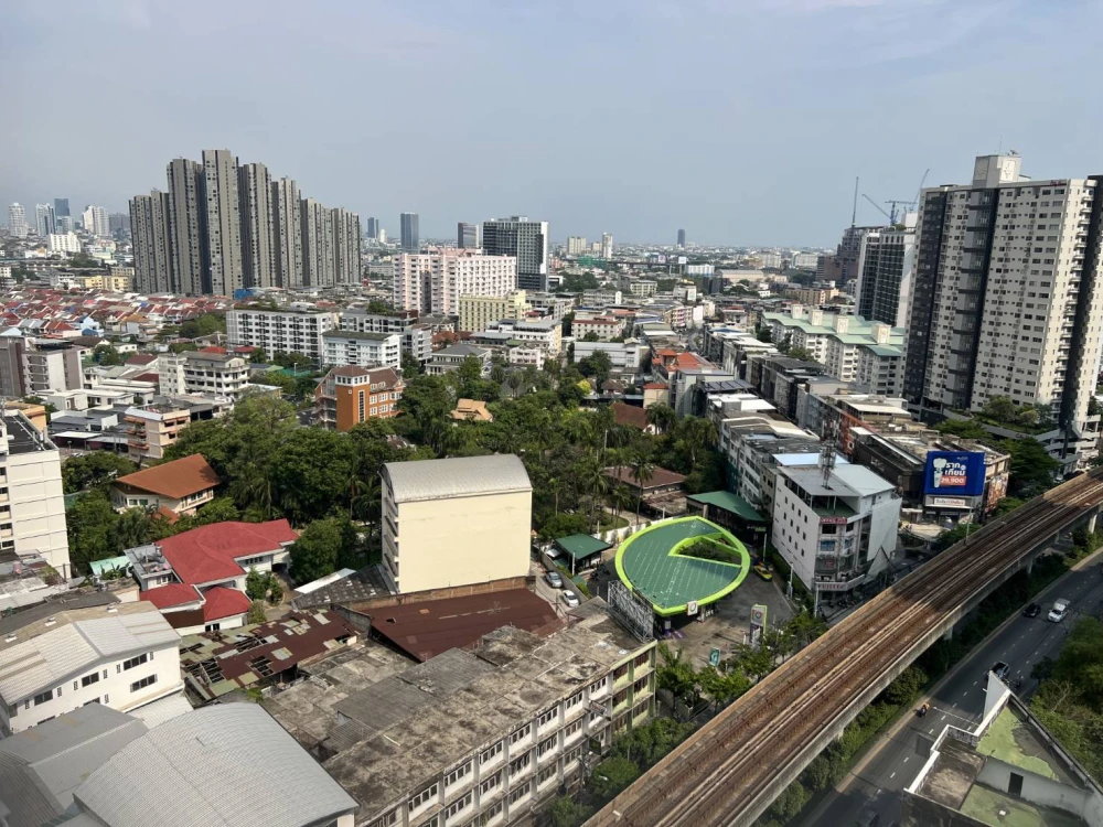 For rent!! Condo Centric Scene Sukhumvit 64, a condo in a good location, convenient transportation, near BTS Punnawithi, don't miss it!!