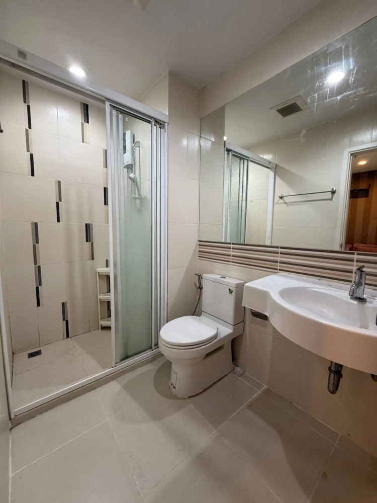 Condo for rent, Centric Tiwanon Station. Nice room, fully furnished, affordable price. Book now before it's too late!!!